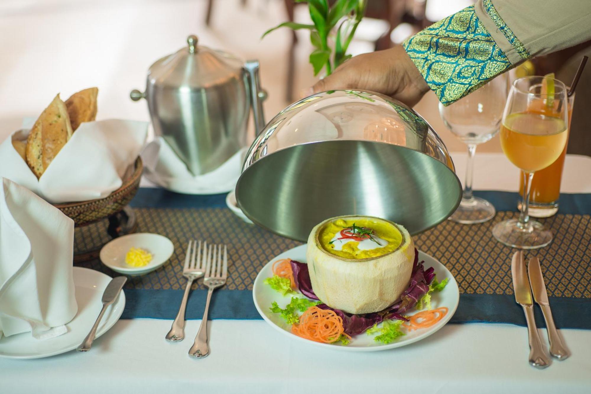 Lotus Blanc Hotel Siem Reap Exterior photo